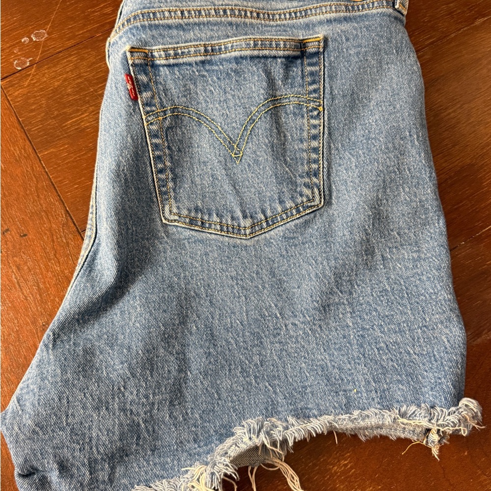 Levi's Women's 501 Size 16 (34) - Picture 3 of 7